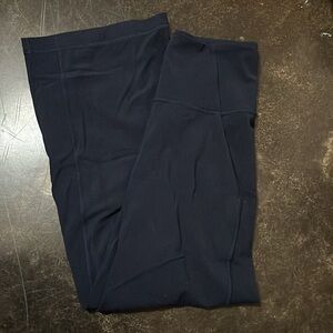 Women’s Lululemon Navy Cropped Wide Leg Capri Yoga Pants